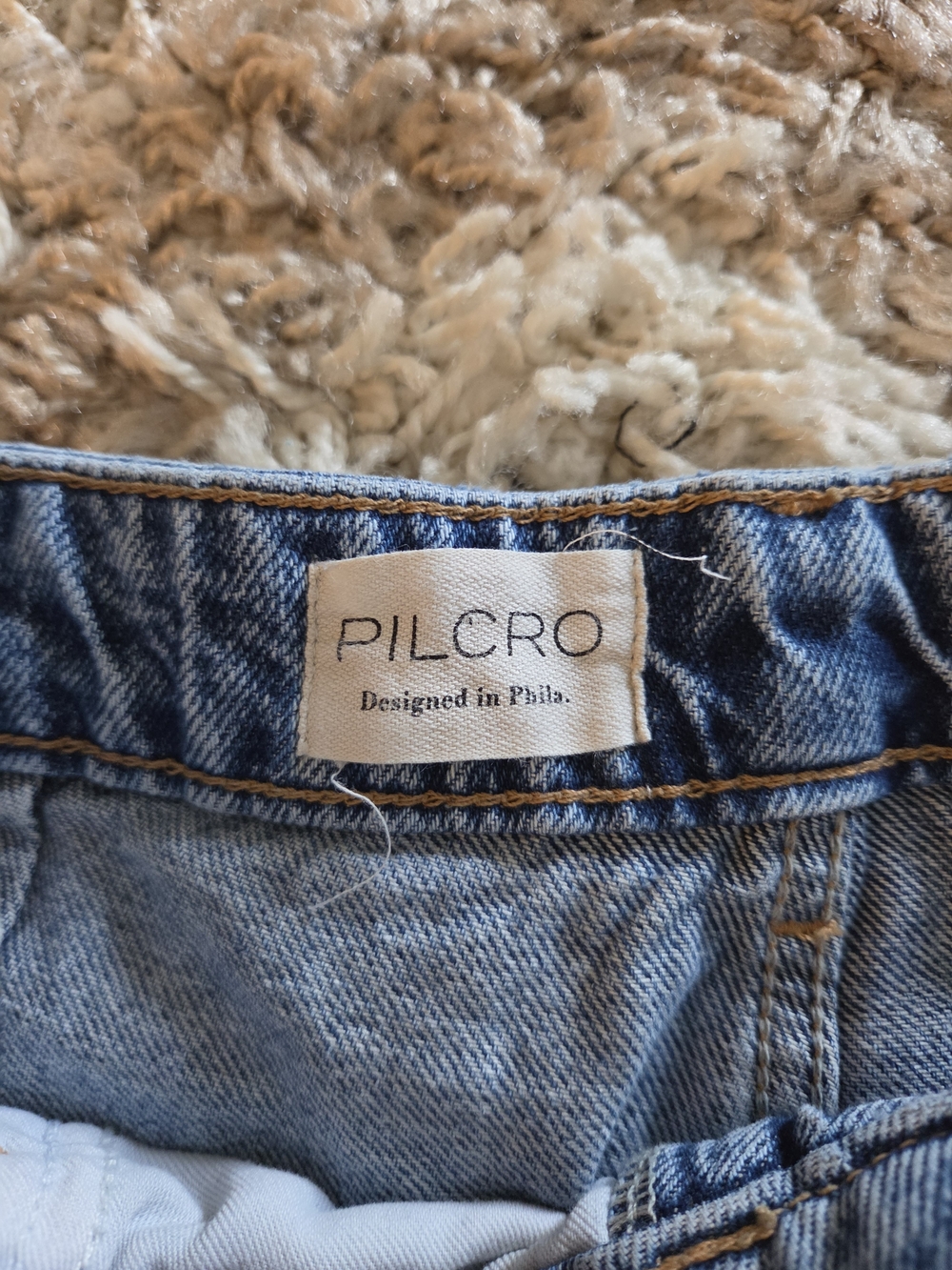 Pilcro Wide-Leg Jeans in Light Blue Wash - Picture 4 of 6